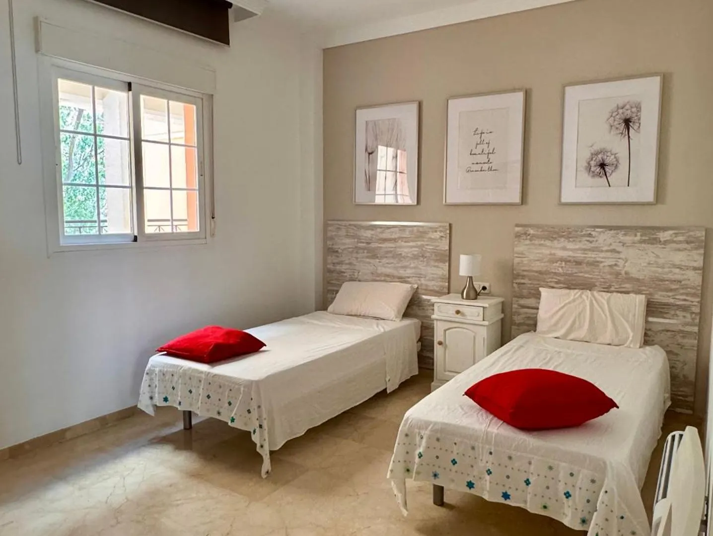 Relax Room Marbella 0*,  Spain